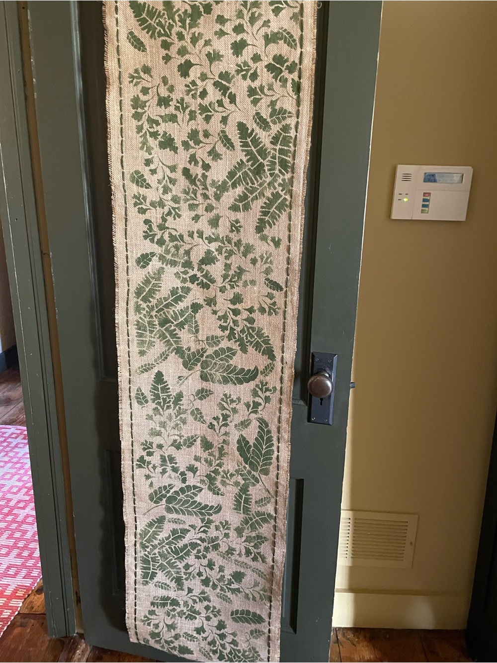 Green Leaf Pattern Burlap Table Runner - Picture 2 of 15